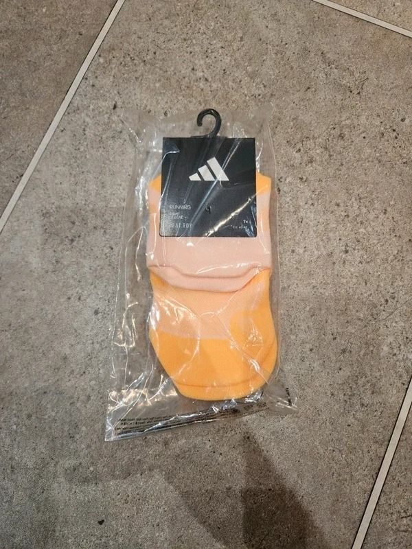 (4-5.5/6-8/8.5-10/11-12.5) Brand new Adidas Running Heat.Rdy Socks 2